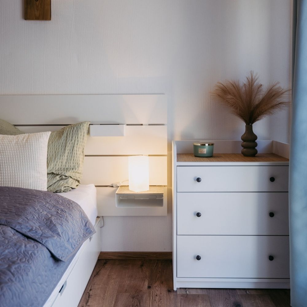 ferienwohnung wulkatal schlafzimmer nachtschrank